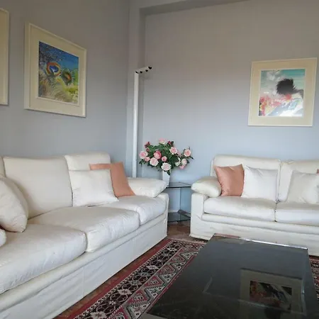 Rosa Apts Lejlighed