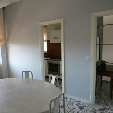 Rosa Apts Lejlighed